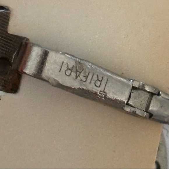 Crown Trifari purple Ab crystal and pearl vintage clip on earring old - Picture 4 of 8